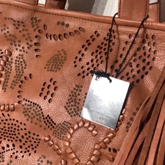 FRYE NWT - tan 100% genuine Leather laser cut fringe Tote bag - roomy - Picture 4 of 7